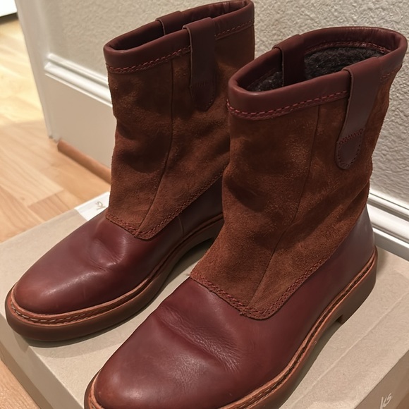 Clarks two toned boots - Picture 1 of 4